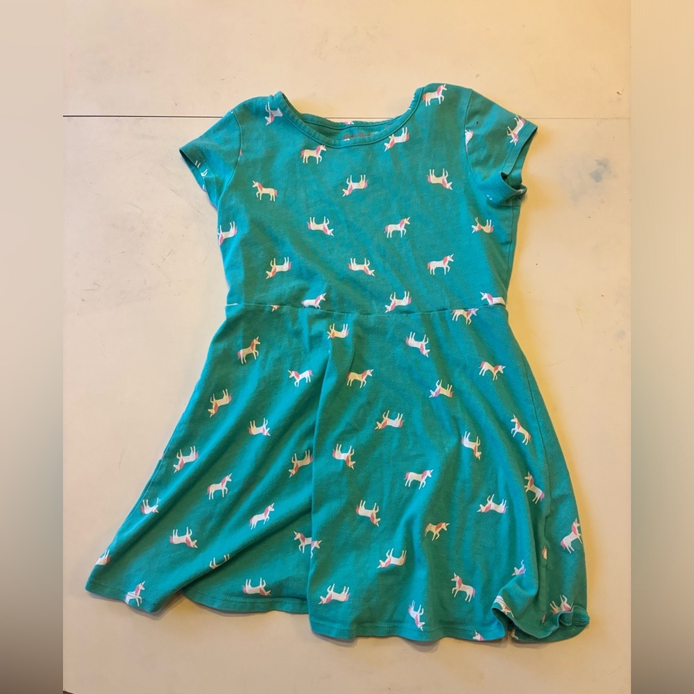 Two cute dresses - Picture 3 of 4